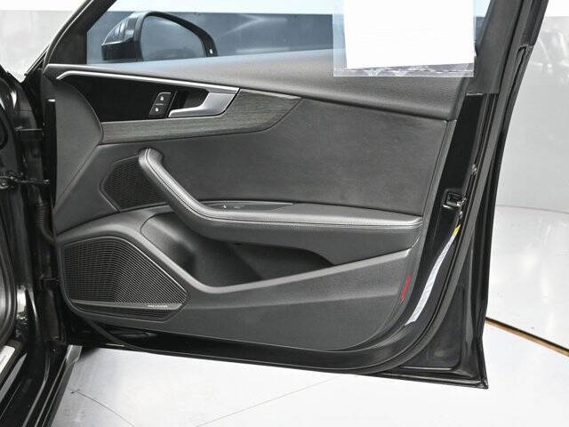 2022 Audi A4 quattro S line Prem Plus 45 TFSI