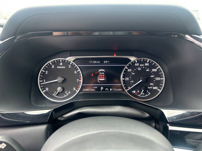 2025 Nissan Pathfinder SV