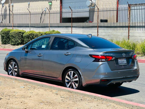 2020 Nissan Versa SR