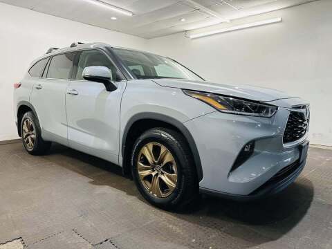 2022 Toyota Highlander Hybrid for sale at Champagne Motor Car Company in Willimantic CT