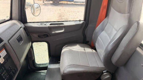 2011 Peterbilt 337