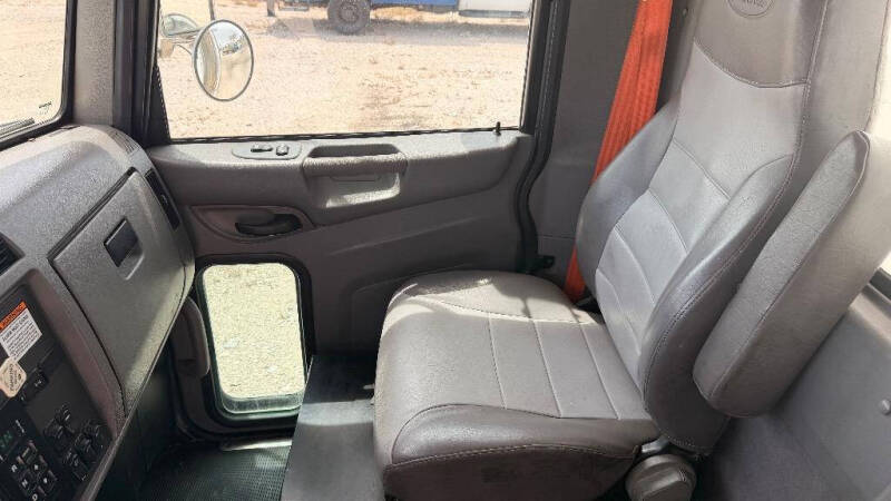 2011 Peterbilt 337