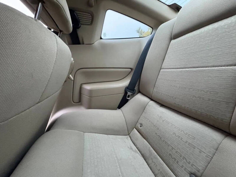 2009 Ford Mustang V6 Deluxe