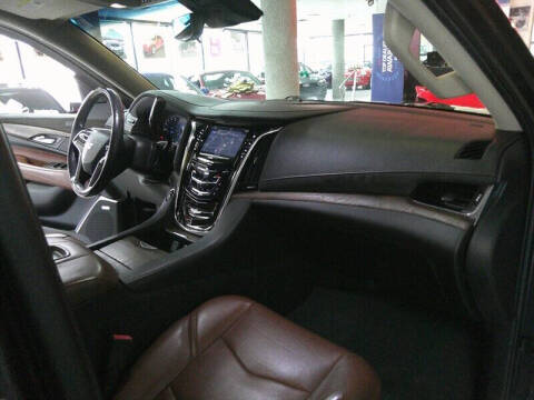 2018 Cadillac Escalade Luxury