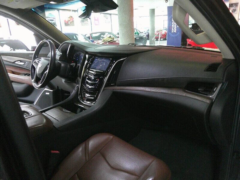 2018 Cadillac Escalade Luxury