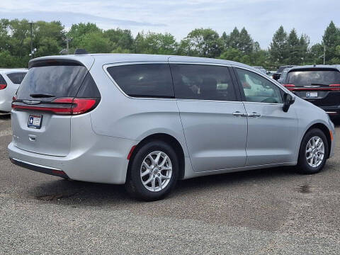 2023 Chrysler Pacifica Touring L