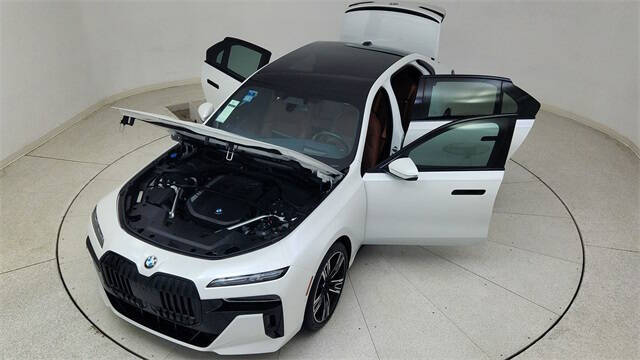 2023 BMW 7 Series 740i