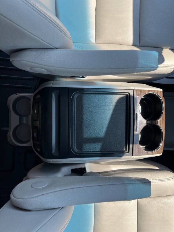 2015 Toyota Sienna XLE Premium 8-Passenger