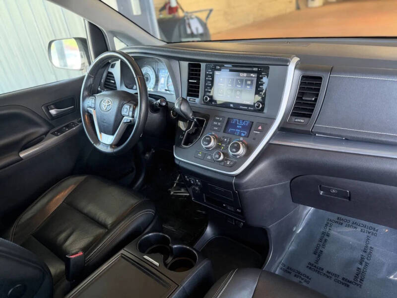2020 Toyota Sienna SE Premium 7-Passenger