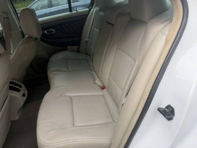 2010 Ford Taurus SEL