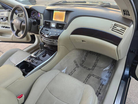 2012 Infiniti M37