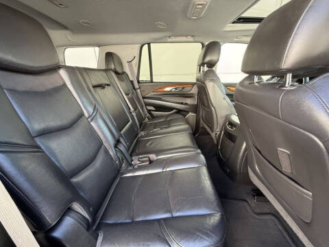 2016 Cadillac Escalade Luxury Collection