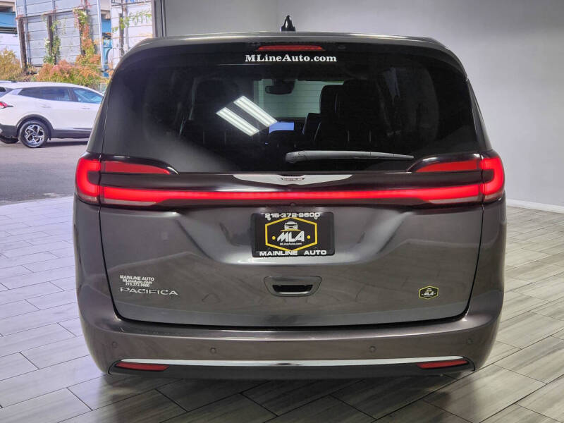 2023 Chrysler Pacifica Touring L