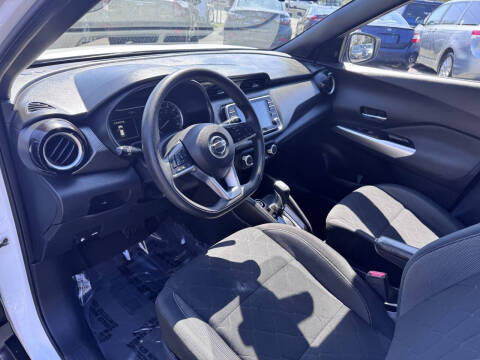 2020 Nissan Kicks SV