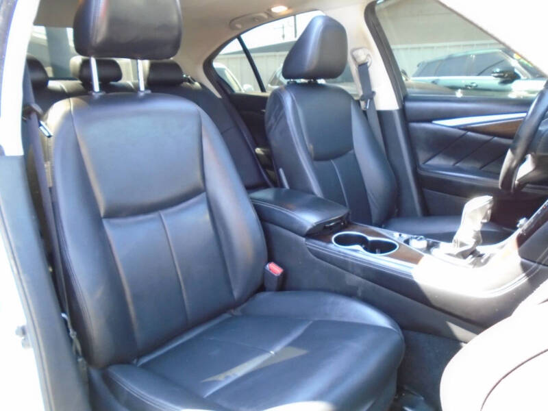 2018 Infiniti Q50 2.0T Luxe