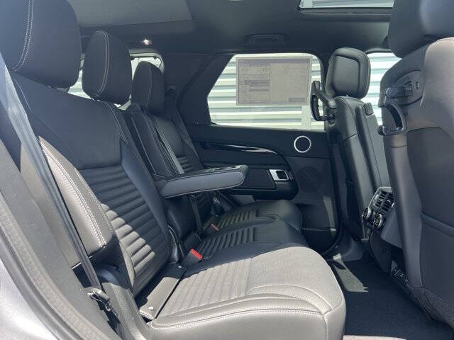 2025 Land Rover Discovery P300 S