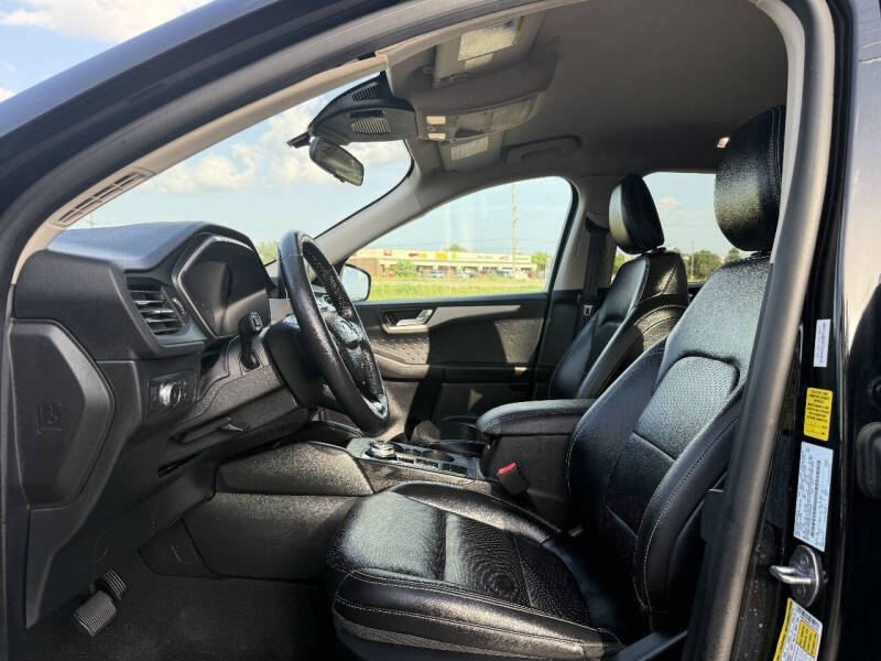 2020 Ford Escape SEL