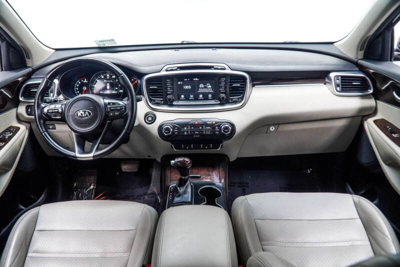 2018 Kia Sorento EX V6