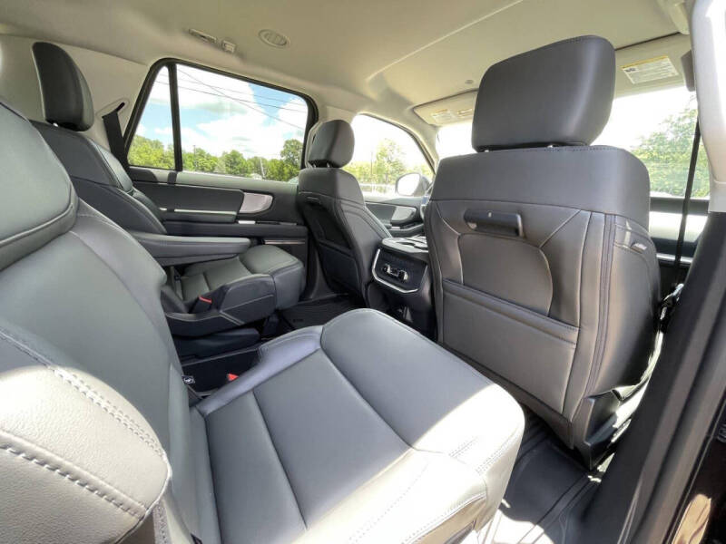 2027 Ford Expedition MAX Active