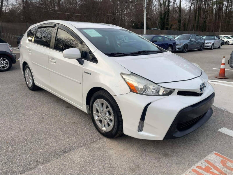 2015 Toyota Prius v Three