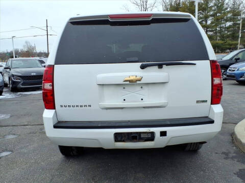 2010 Chevrolet Suburban LS