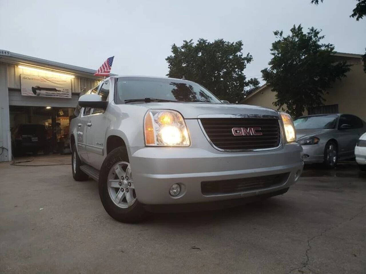 2011 GMC Yukon XL SLT