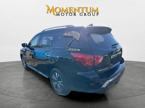 2020 Nissan Pathfinder SL