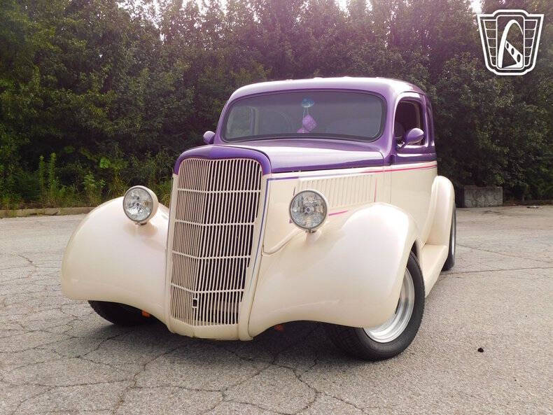 1935 Ford Tudor