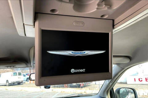 2016 Chrysler Town and Country Touring