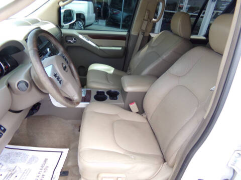 2010 Nissan Pathfinder LE