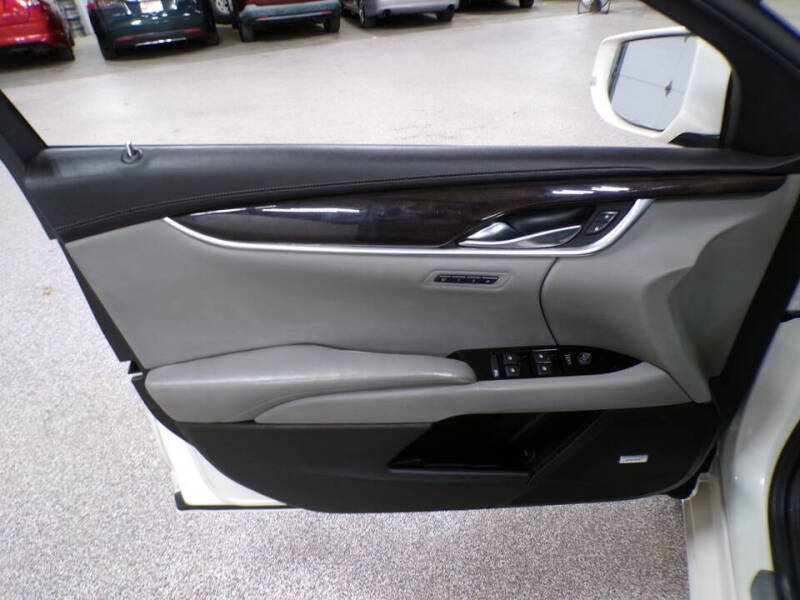 2013 Cadillac XTS Luxury Collection