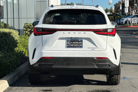 2026 Lexus NX 450h+ Luxury