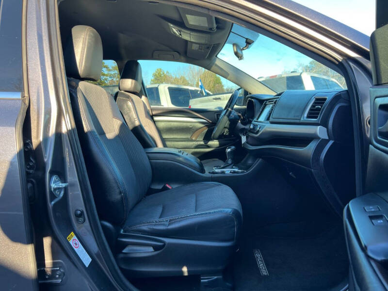 2016 Toyota Highlander LE