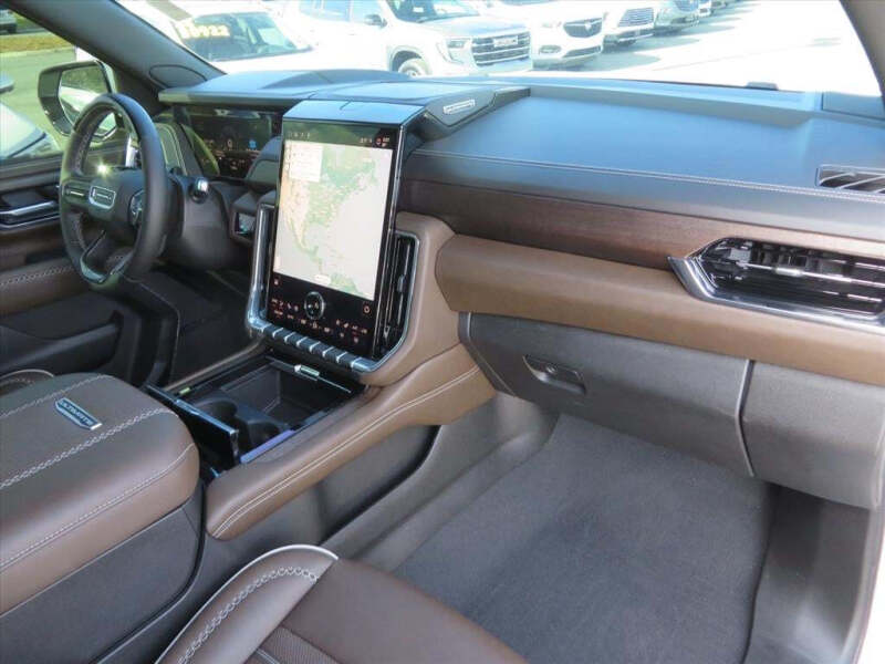 2025 GMC Yukon Denali Ultimate