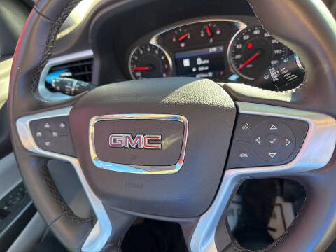 2023 GMC Acadia SLT