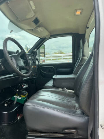 2002 Chevrolet C7500