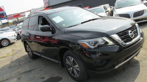 2017 Nissan Pathfinder S