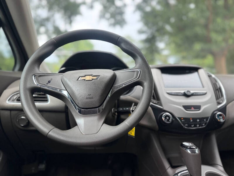 2017 Chevrolet Cruze LT Auto