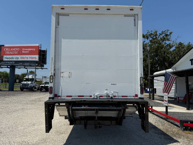 2017 Freightliner M2 106