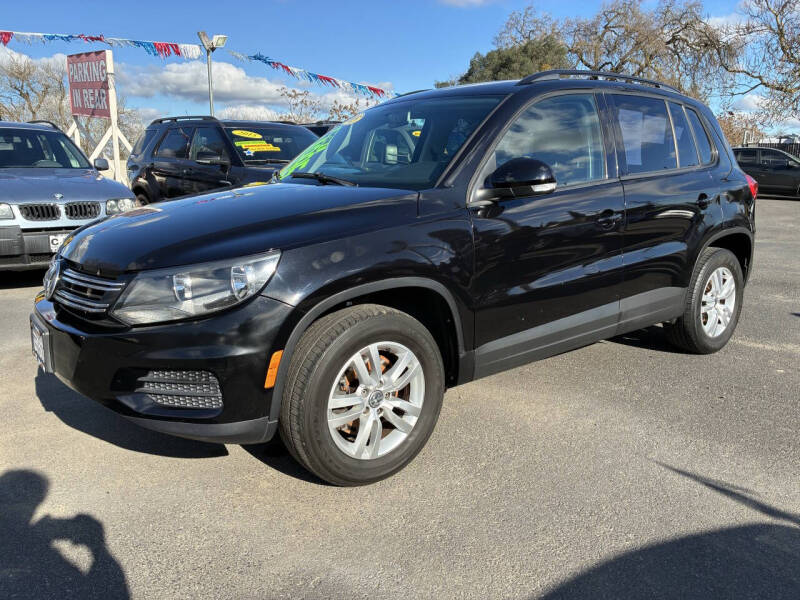 2015 Volkswagen Tiguan S's photo