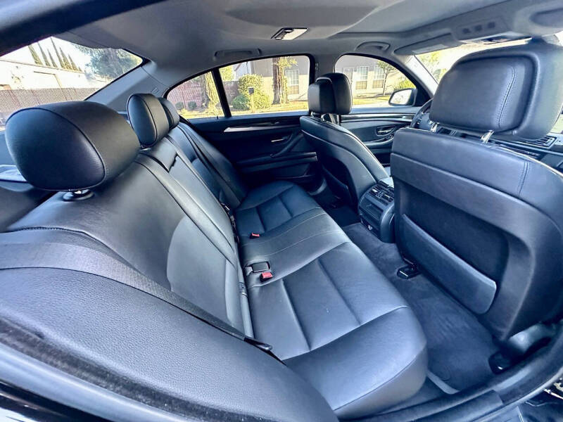 2012 BMW 5 Series 528i