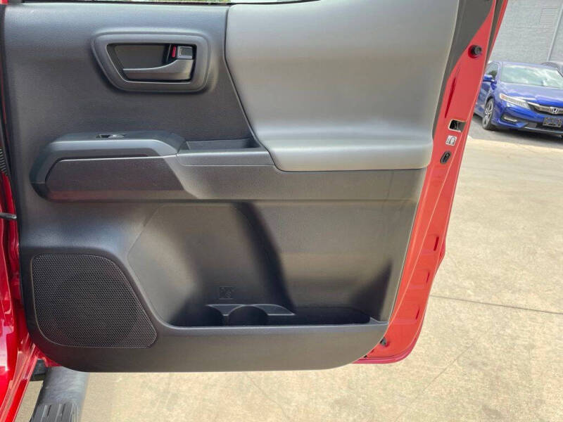 2019 Toyota Tacoma SR