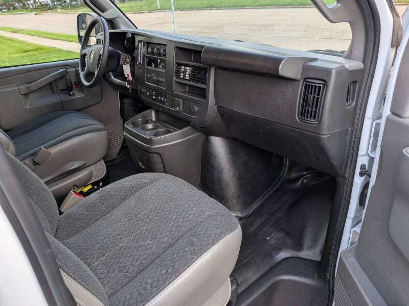 2025 Chevrolet Express 2500