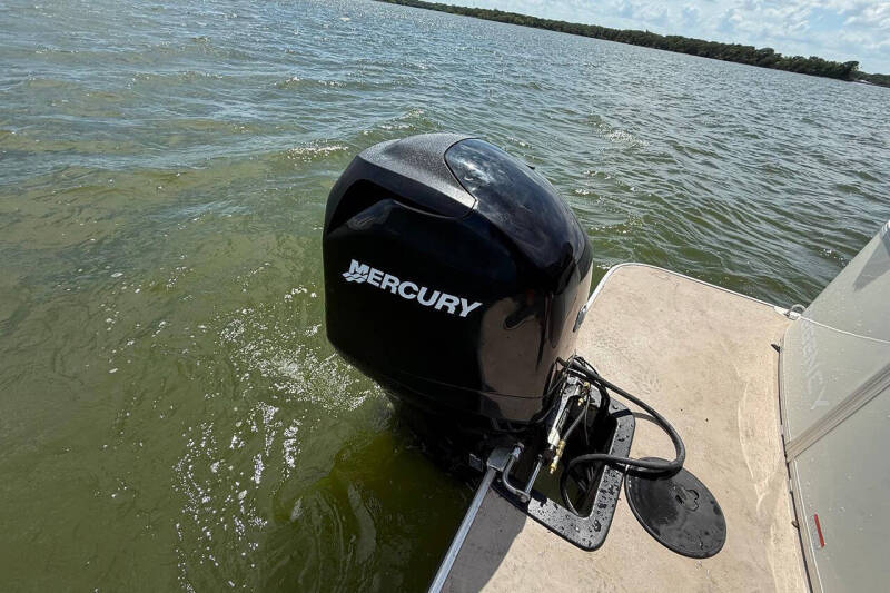 2011 Sun Tracker Party Barge 22 Sport Fish Rege
