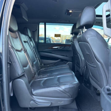 2018 Cadillac Escalade ESV Luxury