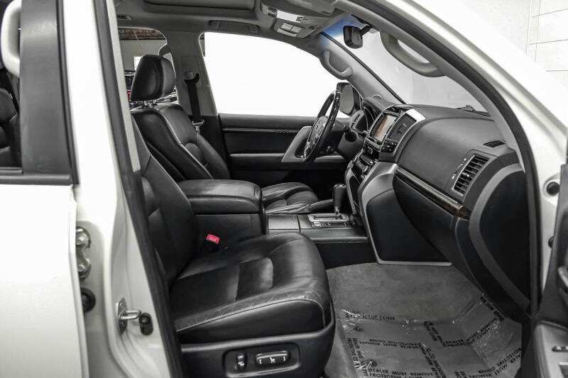 2015 Toyota Land Cruiser