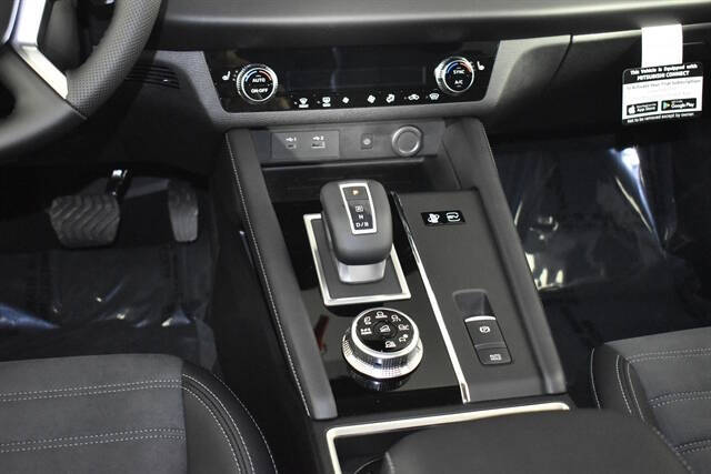 2025 Mitsubishi Outlander PHEV SE