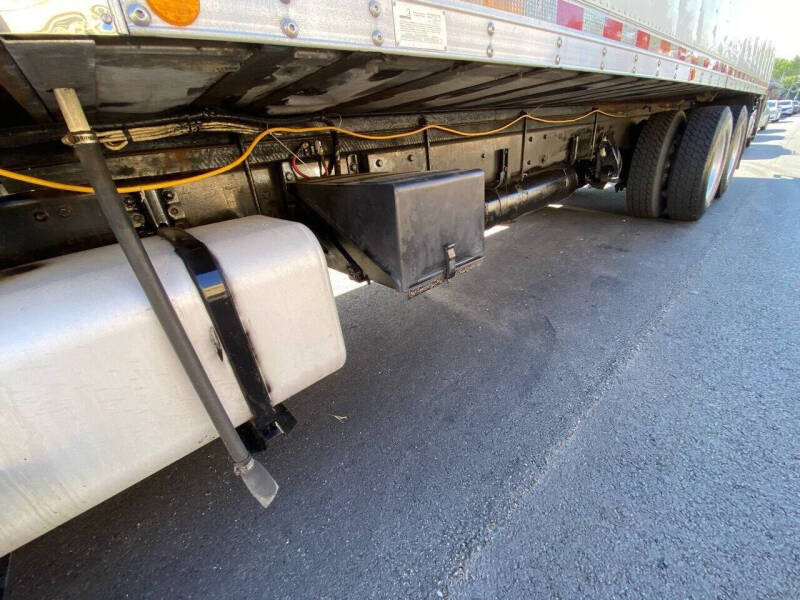 2005 Freightliner M2 106