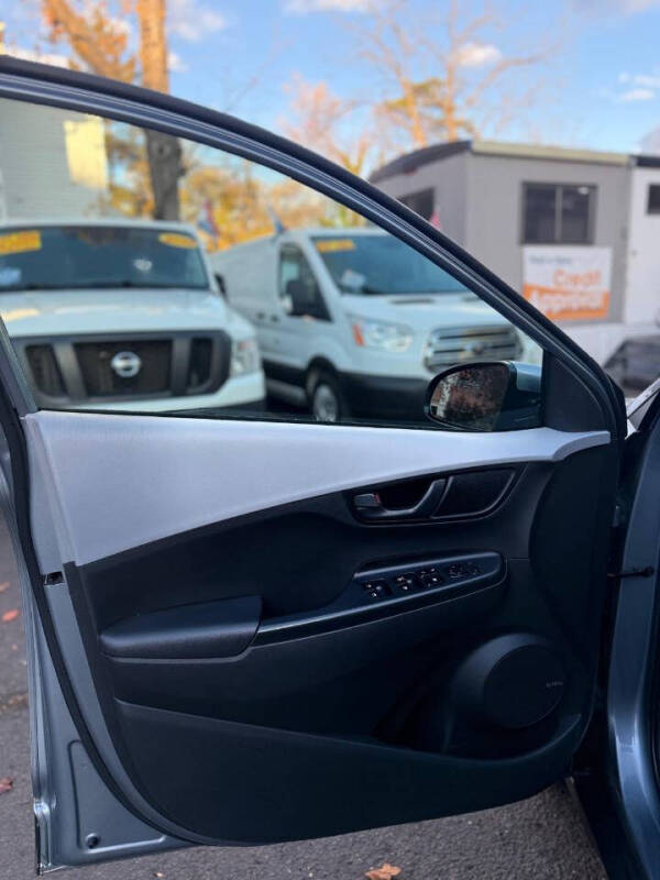 2021 Hyundai Kona SEL Plus