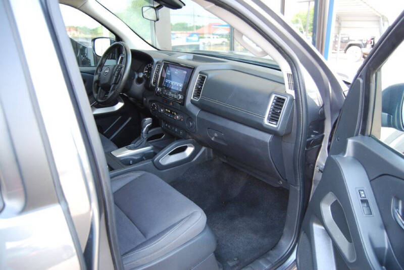 2023 Nissan Frontier SV